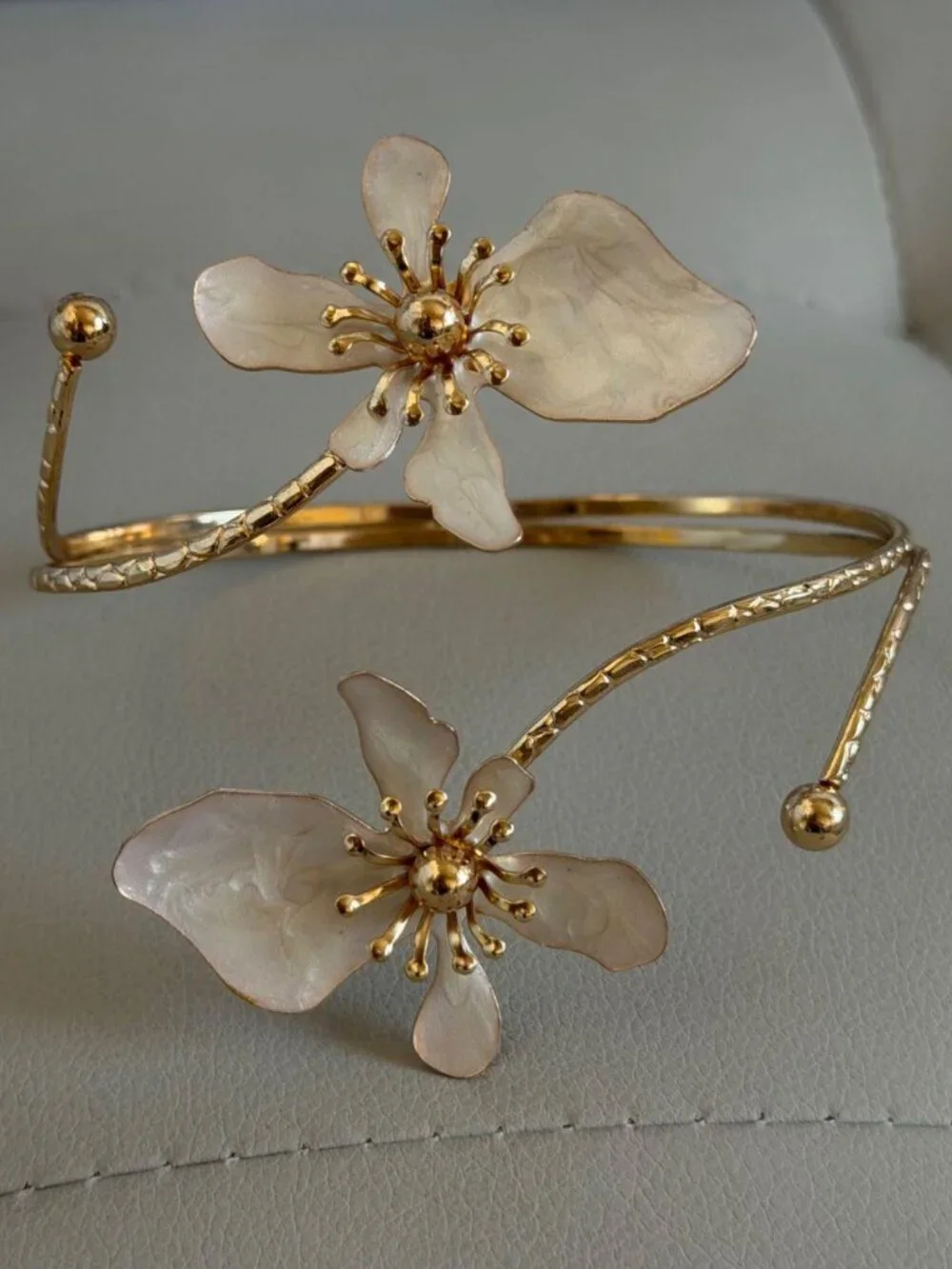 Preppy Gold Flower Wire Wrap Bracelet Boho Coquette OS